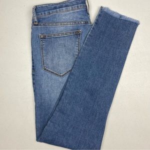 Vigos Marley Mid-rise Skinny, 28. Summer Sale!!